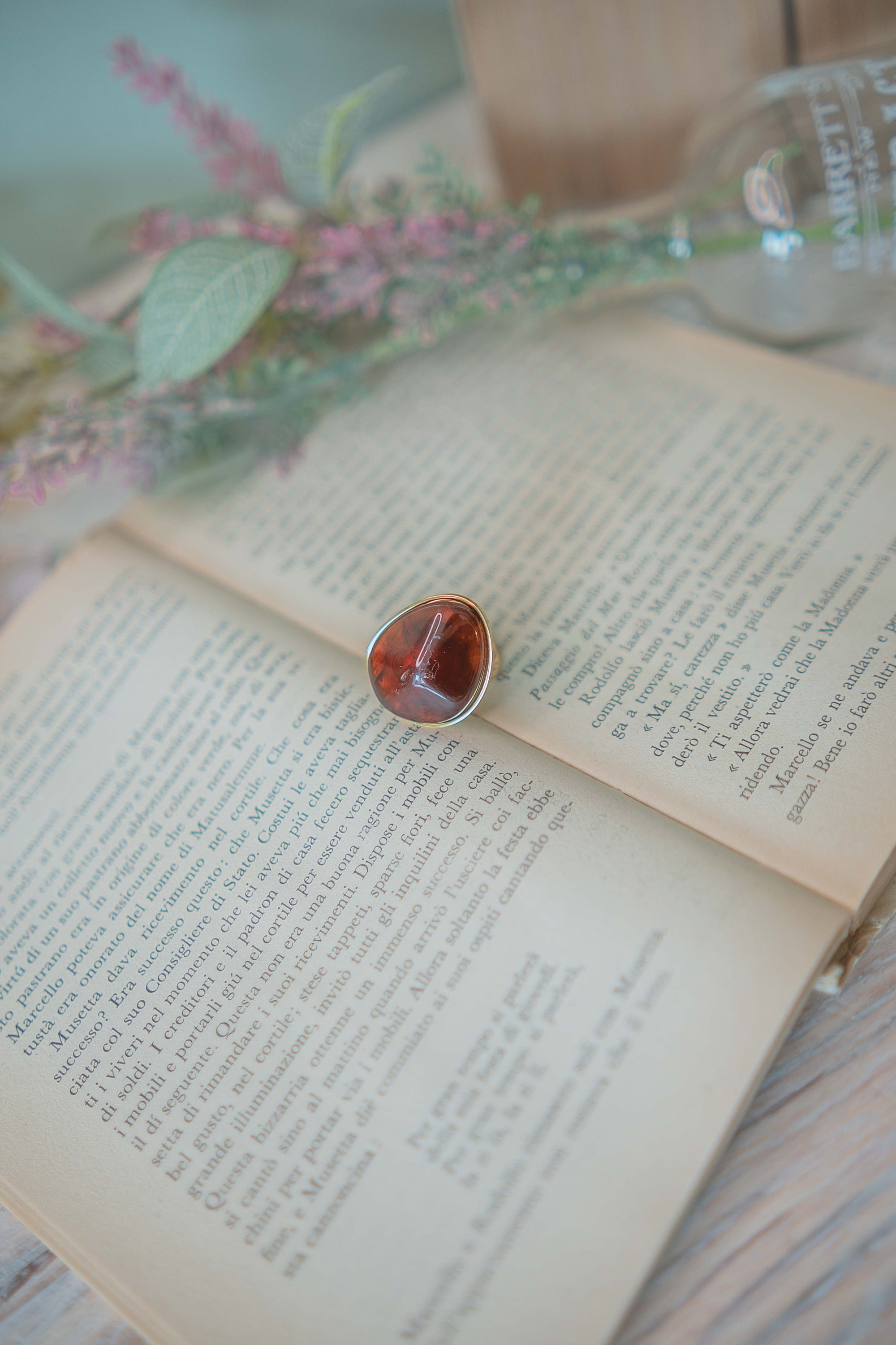 Anello Pietra Stilizzata