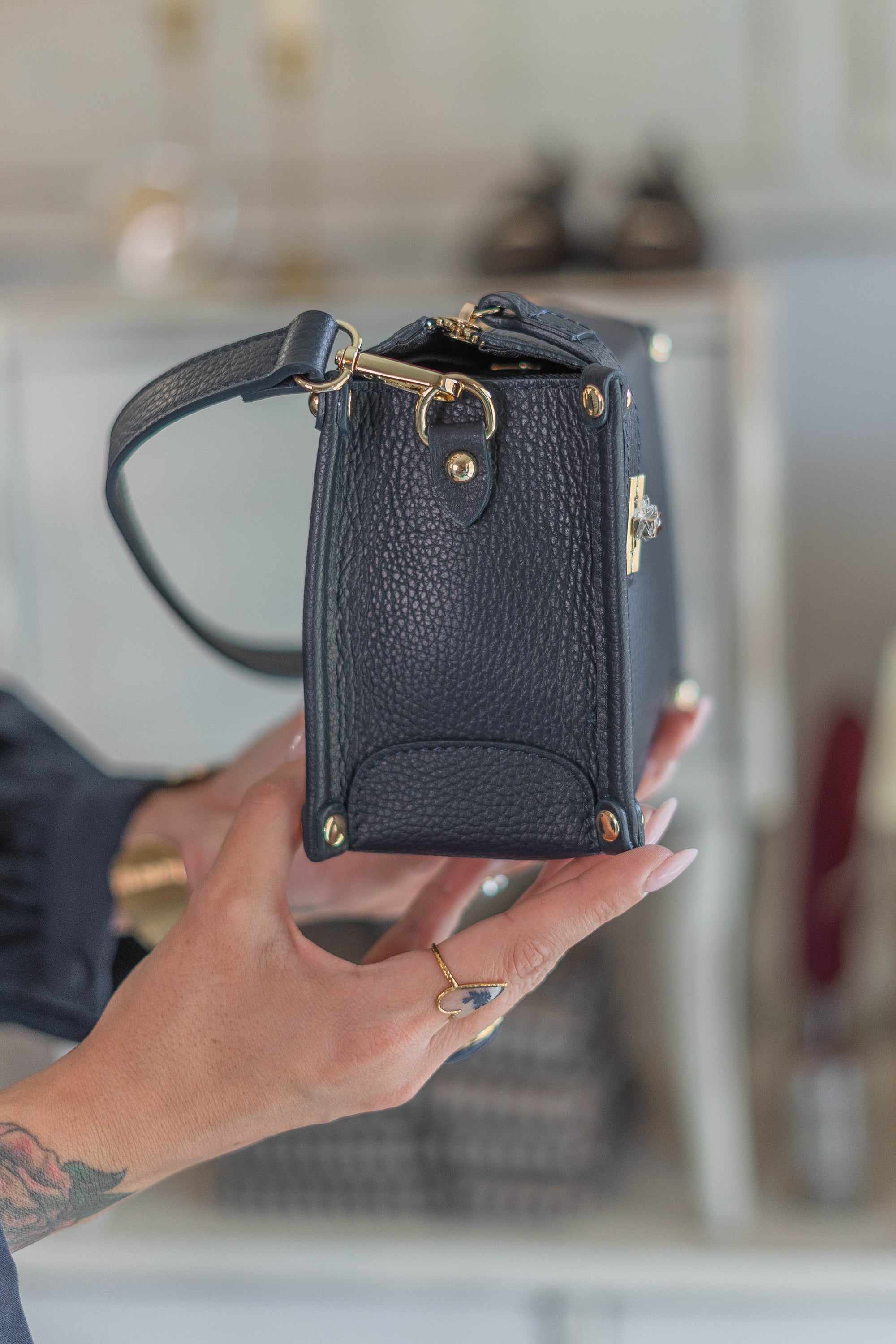 Borsa Shany