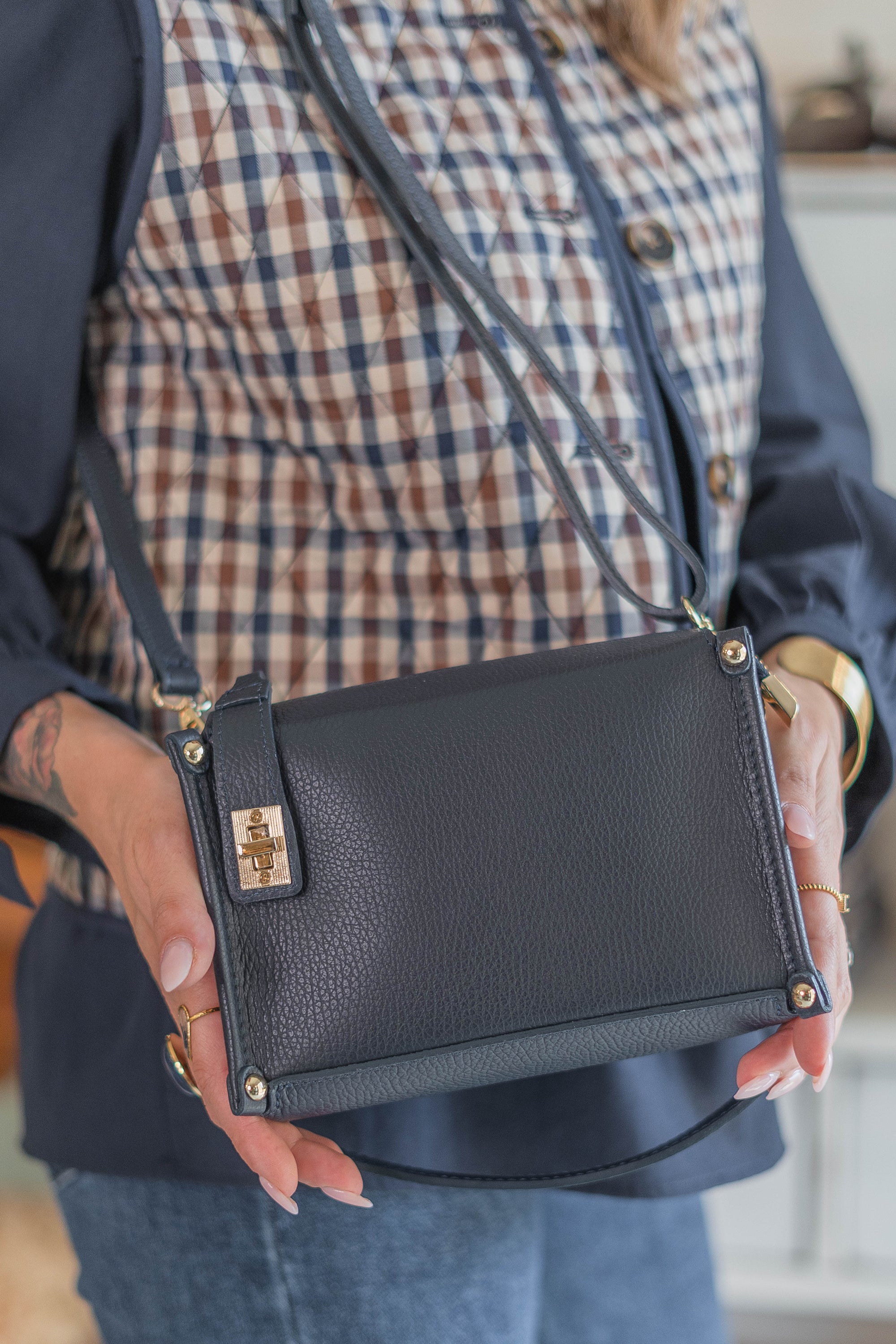 Borsa Shany